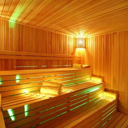 Dream World Aqua Hotel 5*