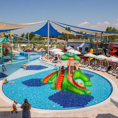 Dream World Aqua Hotel Sidé