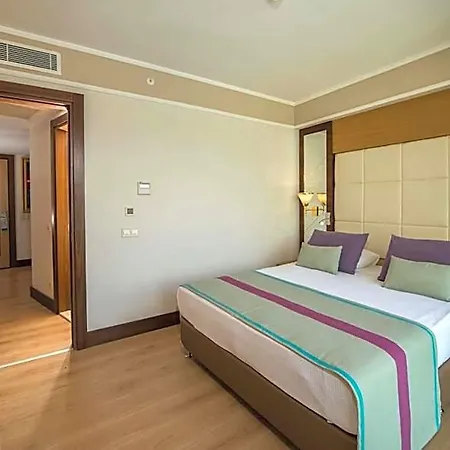 Dream World Aqua Hotel 5*