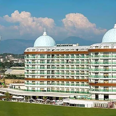 Dream World Aqua Hotel Side