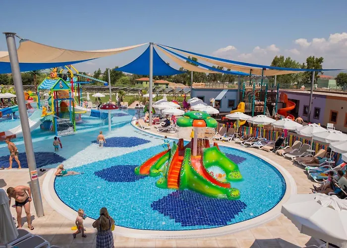 Dream World Aqua Hotel Side