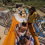 Dream World Aqua Hotel 5*